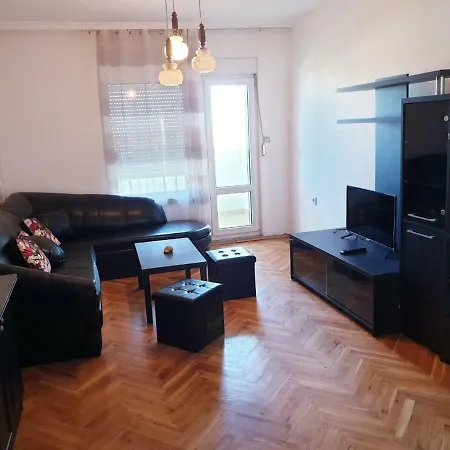 Apartmán Двустаен Апартамент *