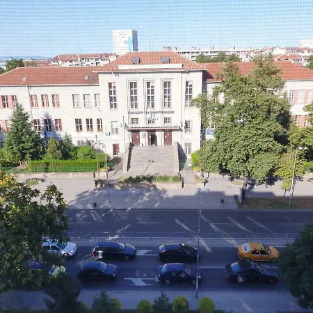 Apartmán Двустаен Апартамент *